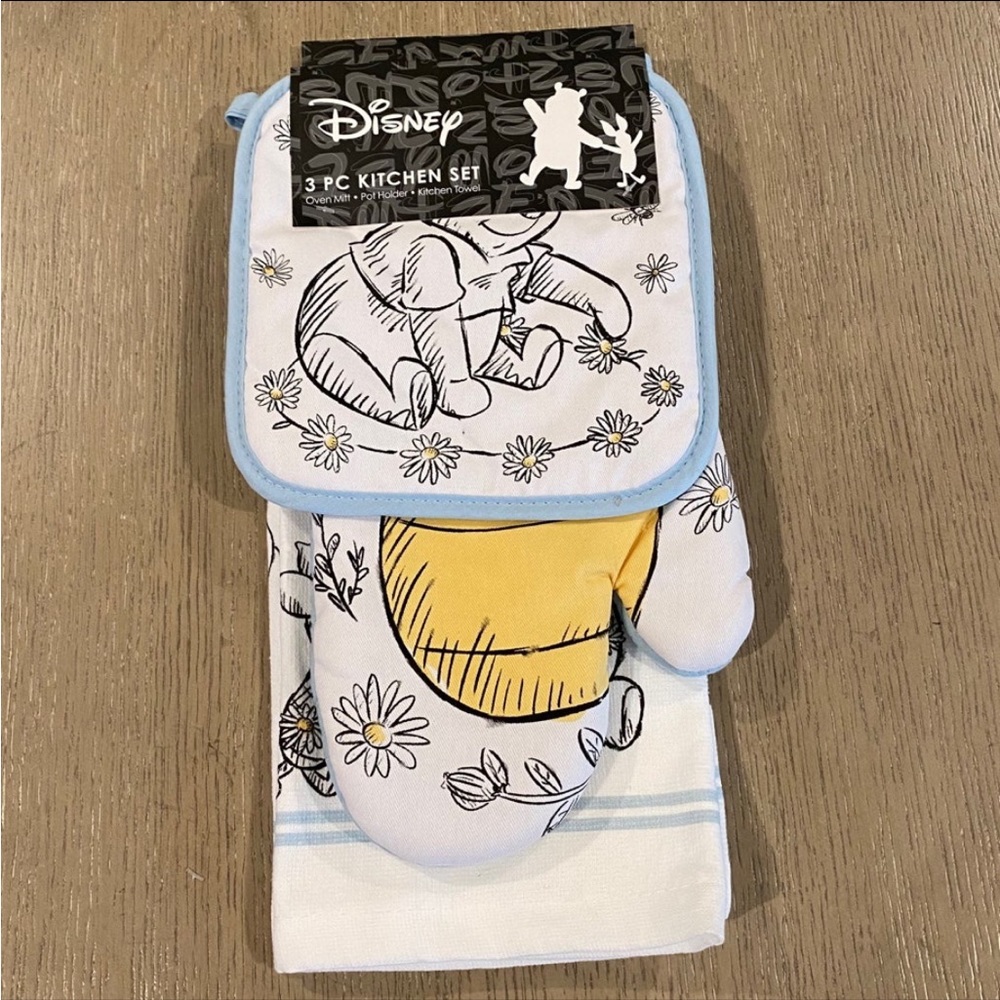 Disney 3 PC KITCHEN SET
Oven mitt Potholder Kitchen Towel